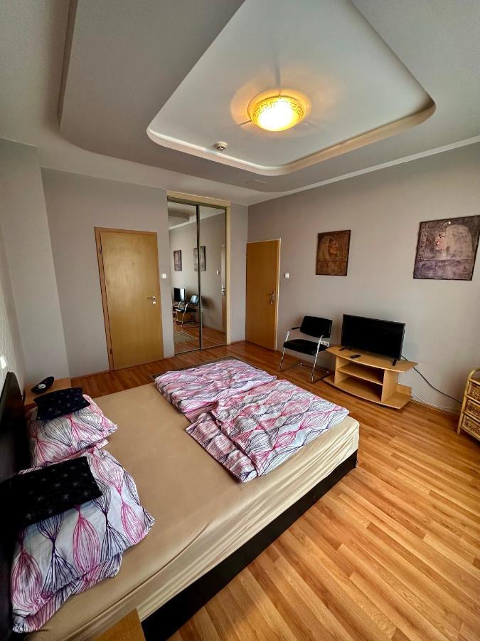 Velvet Motel Hegyeshalom Exterior photo